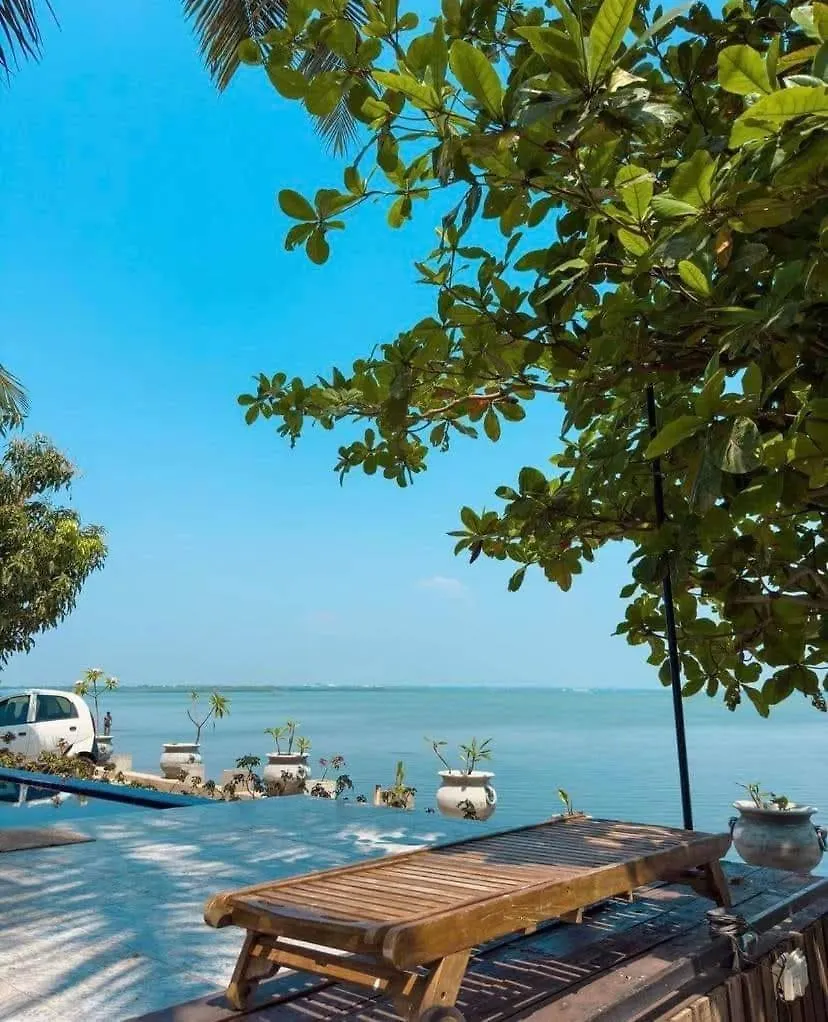 Lagoon Bay Resort Negombo 0*,